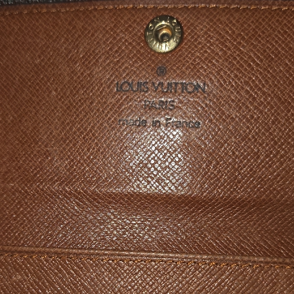 Louis Vuitton Brown Monogram Key Wallet - Picture 6 of 8